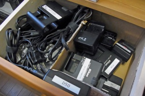 ACアダプター15～16個はある